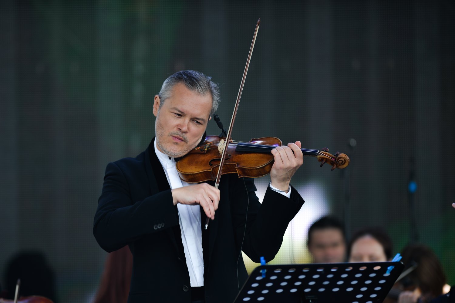 Репин скрипач. Вадим Репин скрипач. Вадим Репин скрипач и Светлана Захарова. Вадим Репин Новосибирск. Репин Вадим скрипач с Захаровой.